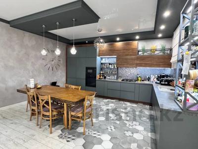 Отдельный дом · 7 комнат · 350 м² · 12 сот., Доненбаева за 222 млн 〒 в Костанае