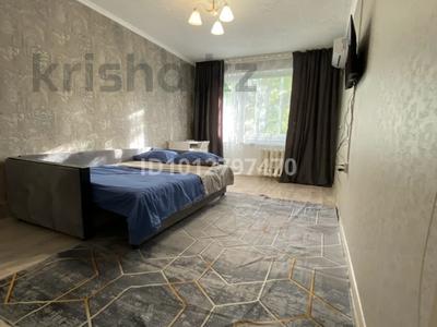 1-комнатная квартира · 50 м² · 2/5 этаж, Мухита 134 — Возле Казиту за 9 000 ₸ в Уральске, мкр Школьник