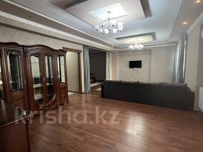 3-комнатная квартира, 160 м², 3/17 этаж, Кунаева 39 за 55 млн 〒 в Шымкенте