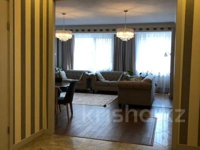 3-комнатная квартира, 80 м², 5/9 этаж, Самал-2 29 — Аль-Фараби-Мендикулова за 61 млн 〒 в Алматы, Медеуский р-н