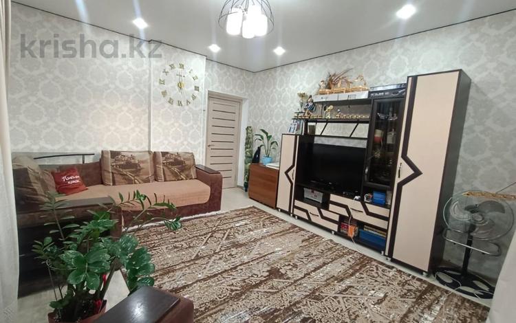 3-комнатная квартира · 64 м² · 2/2 этаж, Шакарима 178 за 20 млн ₸ в Семее — фото 2