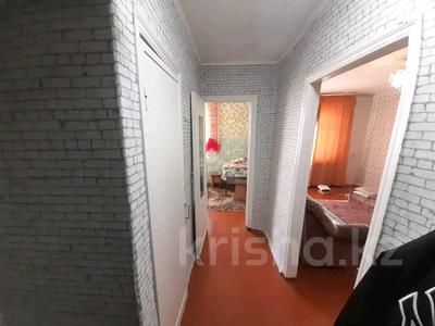 Продажа квартир в Жетысуская обл.: 1-комнатная квартира, 32 м², 5/5 этаж, 2 микрорайон за 8 млн 〒 1-комнатная квартира, 32 м², 5/5 этаж, 2 микрорайон за 8 млн 〒 в Талдыкоргане, мкр Жетысу