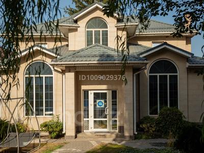 Жеке үй · 6 бөлме · 305 м², мкр Коктобе 15 — Радлова, бағасы: 2.5 млн 〒 в Алматы, Медеуский р-н