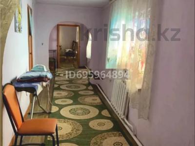 Отдельный дом · 3 комнаты · 100 м² · 4.5 сот., мкр Достык, ул. Садвакасова мкр Достык 32 — Базар Арыстан за 60 млн 〒 в Алматы, Ауэзовский р-н