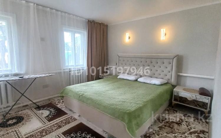 Отдельный дом · 2 комнаты · 66.5 м² · 3.55 сот., Баймагамбетова 127/10 — Беды за 18.9 млн ₸ в Костанае — фото 2