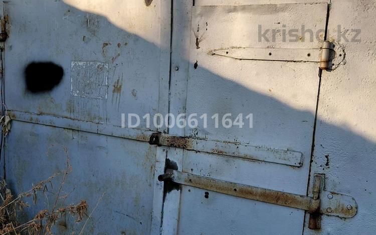 Гараж · 18 м² · Алтынсарина — Между магазином Новый дом и Ахтамаром за 700 000 ₸ в Петропавловске — фото 2