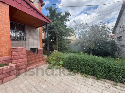 Отдельный дом · 7 комнат · 391.8 м² · 6 сот., Кулумбетова 80 за 45 млн ₸ в Актобе, мкр. Курмыш