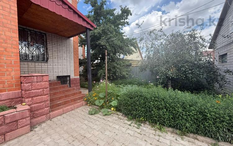 Отдельный дом · 7 комнат · 391.8 м² · 6 сот., Кулумбетова 80 за 45 млн ₸ в Актобе, мкр. Курмыш — фото 4