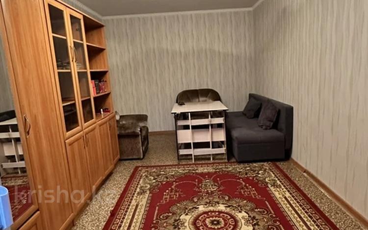 2-комнатная квартира, 45 м², 4/4 этаж, мкр №1 32 за 23.5 млн 〒 в Алматы, Ауэзовский р-н — фото 2