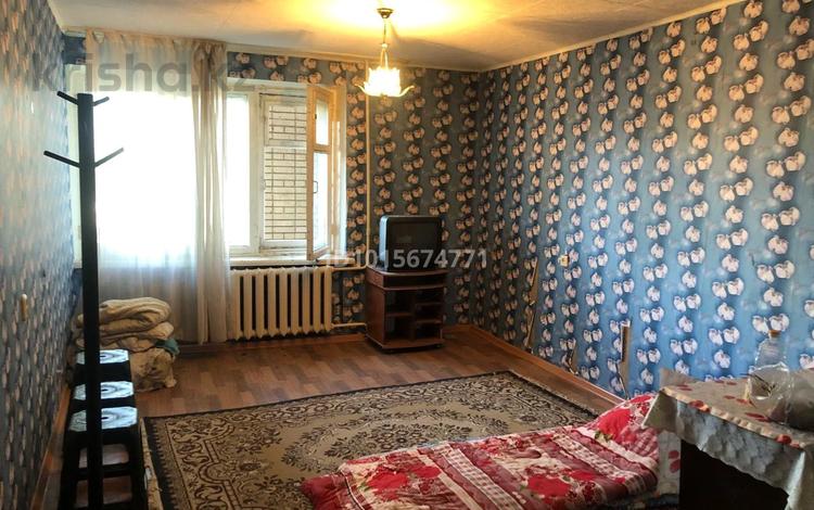 1-бөлмелі пәтер · 30 м² · 3 қабат, Исатай Махамбет — Остановка Карева или район завода Зенит, бағасы: 70 000 ₸ в Уральске — фото 2