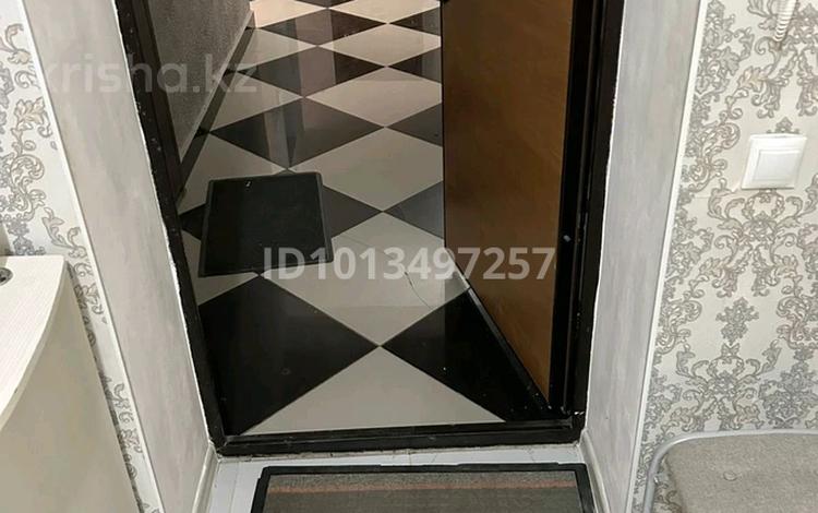 1-комнатная квартира · 50 м² · 4/10 этаж, мкр Нурсая, Таумуш Жумагалиев 15 за 160 000 ₸ в Атырау — фото 2