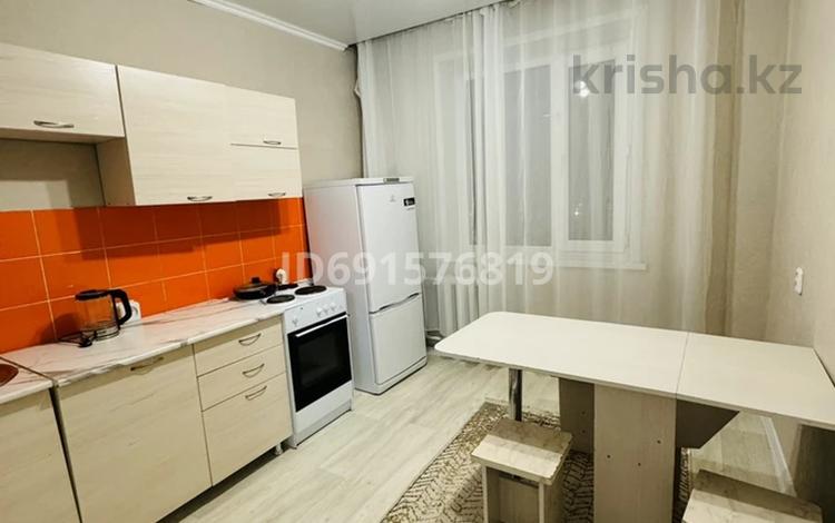 1-комнатная квартира · 55 м² · 7/9 этаж, мкр Юго-Восток, Мкр Гульдер 2 15 — На против ЖК Кристалл за 10 000 ₸ в Караганде, Казыбек би р-н — фото 8