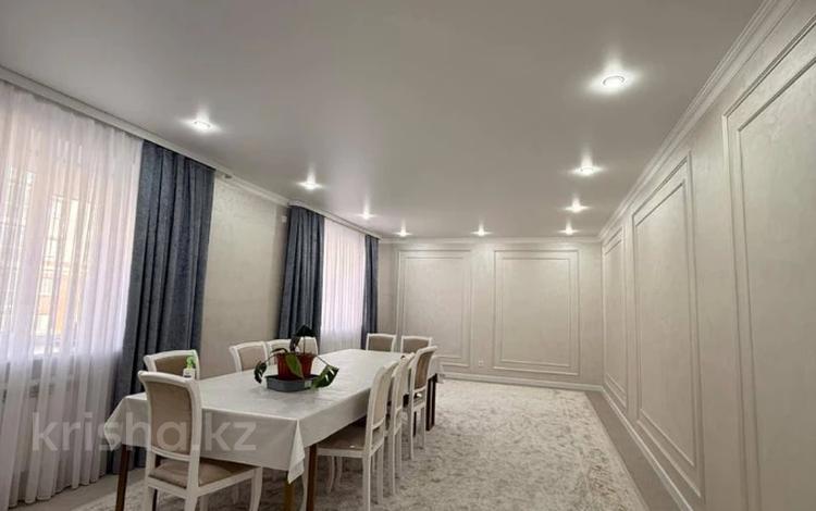 3-комнатная квартира · 103.6 м² · 1/5 этаж, мкр. Алтын орда за 40 млн ₸ в Актобе — фото 9