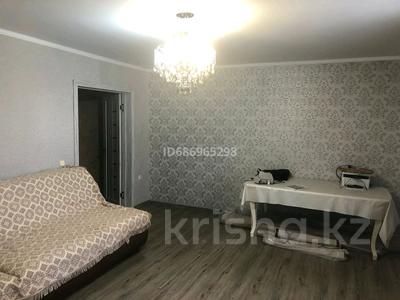 4-комнатная квартира, 96 м², 2/3 этаж, Пришахтинск, Шаханская 96 за 28 млн 〒 в Караганде, Алихана Бокейханова р-н