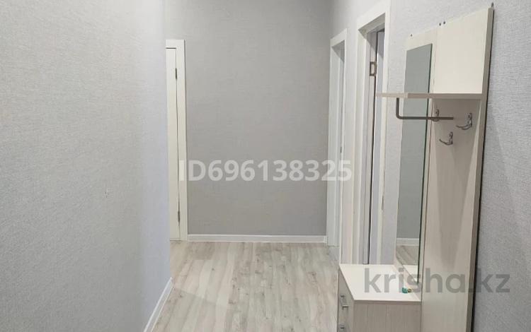 2-комнатная квартира, 64 м², 2 этаж помесячно, Бокейхана 25A