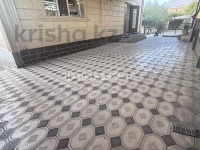Жеке үй · 5 бөлме · 180 м² · 8 жүзд., Самал-1 ш/а 17 — Рыскулова Дулатова 300 м за рынком Самал, бағасы: 130 млн ₸ в Шымкенте, Абайский р-н