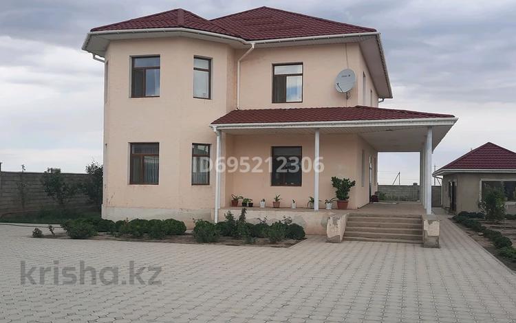 Отдельный дом · 6 комнат · 250 м² · 18 сот., Алатау 26 — Сарымолдаева за 95 млн ₸ в Мерке — фото 2