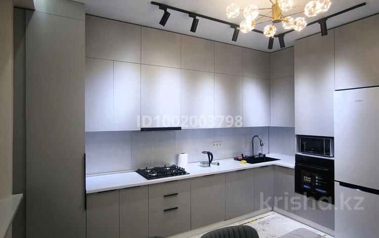 2-комнатная квартира · 70.1 м² · 1/5 этаж, мкр Самал, Мкрн Самал 15 за 32 млн ₸ в Атырау — фото 2