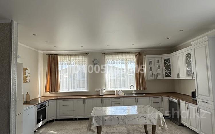 Отдельный дом · 6 комнат · 230 м² · 10 сот., Дауа 3 за 63 млн 〒 в Экибастузе — фото 2