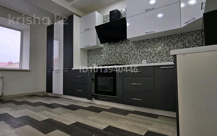 2-комнатная квартира · 90.4 м² · 4/5 этаж, мкр. Алтын орда 9/3 за 42 млн ₸ в Актобе — фото 2