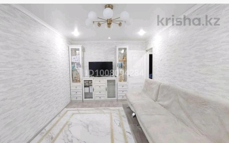 3-комнатная квартира · 62 м² · 4/5 этаж, Майкудук, Майкудук, 14й микрорайон 42 — супермаркет Inmart за 14.5 млн 〒 в Караганде, Алихана Бокейханова р-н — фото 2