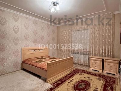 Отдельный дом · 3 комнаты · 120 м² · 8 сот., мкр Байтак-2, 21 — В пересечение 2го улицы за 18 млн ₸ в Атырау