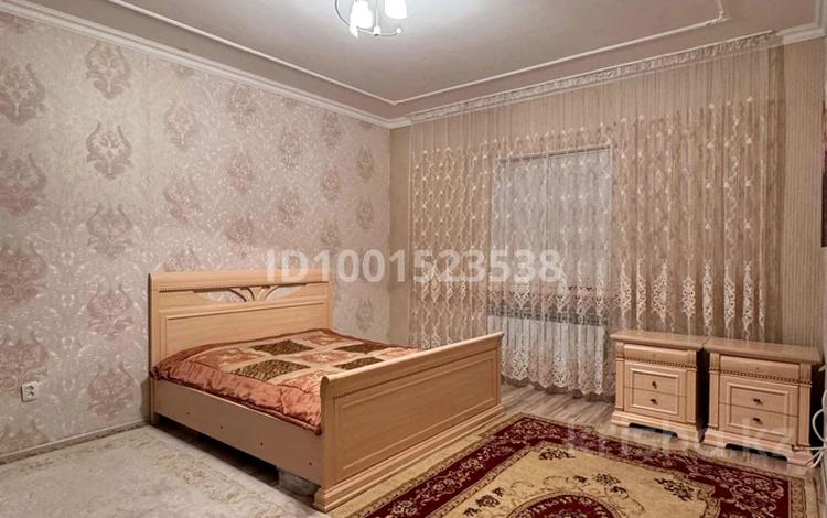 Отдельный дом · 3 комнаты · 120 м² · 8 сот., мкр Байтак-2, 21 — В пересечение 2го улицы за 18 млн ₸ в Атырау — фото 13