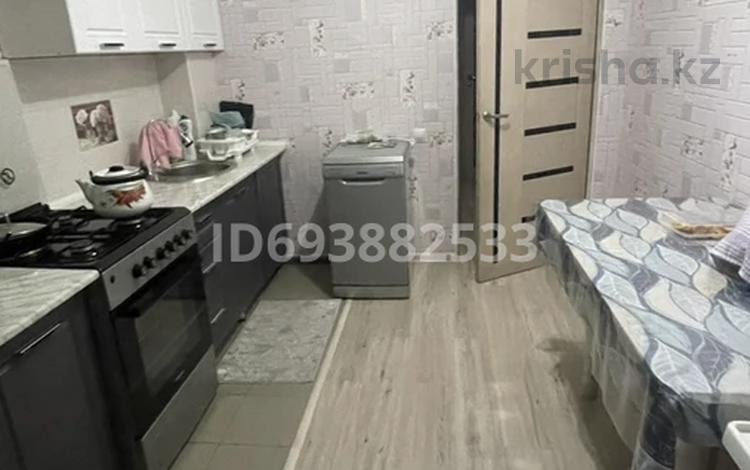 3-комнатная квартира · 62.9 м² · 3/5 этаж, самал 26 за 25.5 млн ₸ в Талдыкоргане, мкр Самал — фото 2