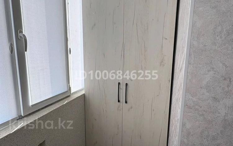 1-комнатная квартира · 60 м² · 3/6 этаж, мкр. Алтын орда 48г к2 за 150 000 ₸ в Актобе — фото 2