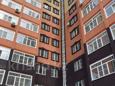3-комнатная квартира · 106.2 м² · 9/10 этаж, Алии Молдагуловой за 35 млн ₸ в Актобе