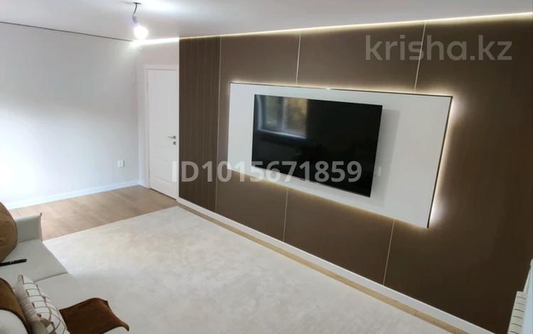 3-бөлмелі пәтер · 61.5 м² · 2/5 қабат, Пушкина 6 — Впереди дома — садик «Тамаша».Сзади дома — магазин «Юникс», бағасы: 30.5 млн ₸ в Жезказгане — фото 2