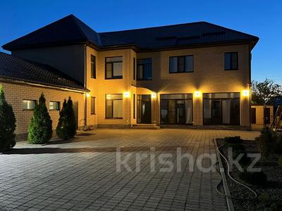 Отдельный дом · 6 комнат · 378 м² · 8 сот., мкр 8, Газизы Жубановой 84 — Ост. Г.Жубановой за 250 млн 〒 в Актобе
