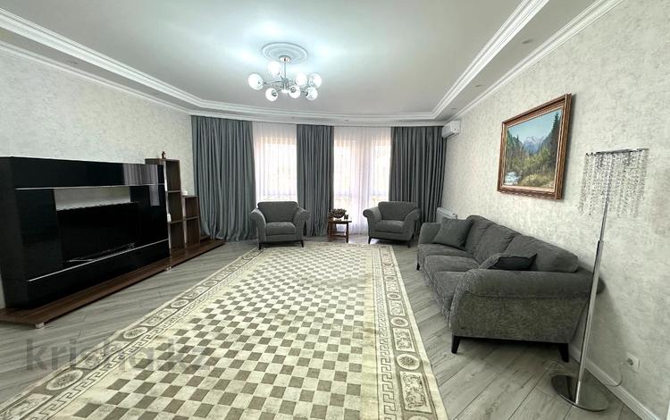 2-комнатная квартира, 80 м², 2/3 этаж помесячно, Мкр. Мирас 157 — Ул.Аскарова