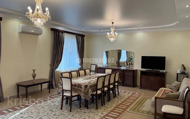 4-комнатная квартира · 227 м² · 3/3 этаж, Ж/м Саяжай — Заречный, ул. Кайдауыл Батыра за 67 млн ₸ в Актобе — фото 2