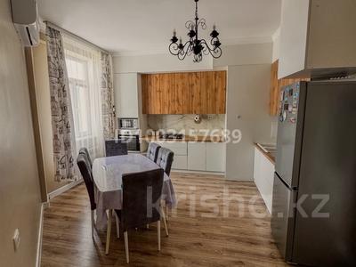 2-комнатная квартира · 87 м² · 4/5 этаж, мкр Самал, Мкрн Самал 60 за 32 млн 〒 в Атырау