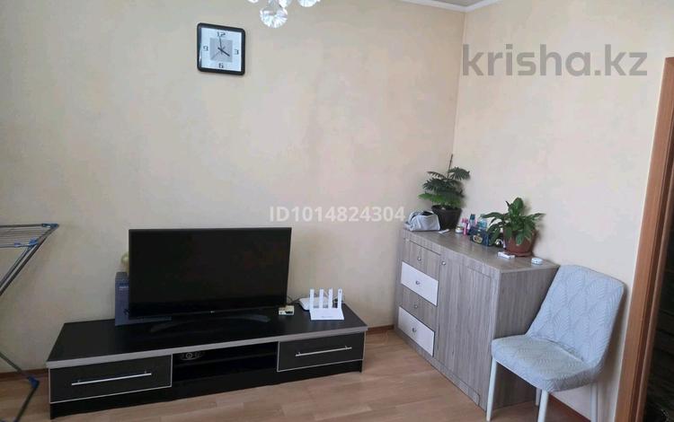 3-комнатная квартира · 65 м² · 3/9 этаж, Майкудук, Майкудук, мкр Восток-2 5 — Карл Маркса 5 за 20 млн ₸ в Караганде, Алихана Бокейханова р-н — фото 2