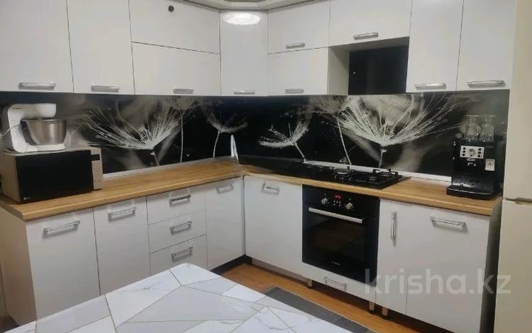 4-бөлмелі пәтер · 82 м² · 5/5 қабат, Айнабұлақ-3 ш/а. 128, бағасы: 46 млн ₸ в Алматы, Жетысуский р-н — фото 5