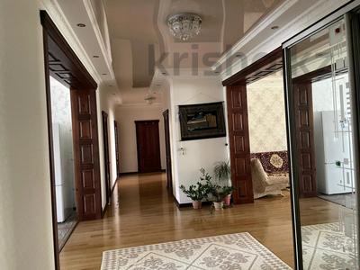 4-комнатная квартира · 194.8 м² · 1/5 этаж, мкр. Алтын орда, Тауелсиздик за 58 млн 〒 в Актобе
