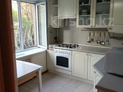 4-комнатная квартира · 105 м² · 3/5 этаж, Карасай Батыра 68 за 750 000 〒 в Алматы, Алмалинский р-н