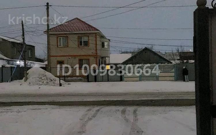 Отдельный дом · 4 комнаты · 160 м² · 2.8 сот., Карасай батыра 138 — Пересечение с ул.Кулымбетова за 29 млн ₸ в Актобе, мкр. Курмыш — фото 2