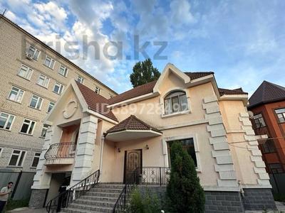 Отдельный дом · 6 комнат · 350 м² · 6 сот., Сейфуллина 18 за 100 млн ₸ в Уральске
