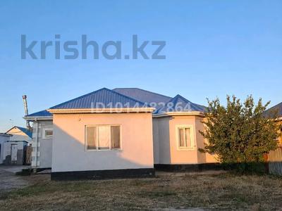 Отдельный дом · 4 комнаты · 130.9 м² · 8 сот., мкр Аксай-2, 1 за 26.5 млн ₸ в Атырау