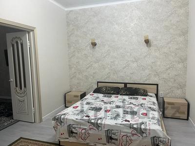 Аренда квартир по часам в Мангистауской обл.: 1-комнатная квартира · 50 м² · 5/5 этаж, 19-й мкр 20 — 19 мкр за 1 500 〒 1-комнатная квартира · 50 м² · 5/5 этаж, 19-й мкр 20 — 19 мкр за 1 500 〒 в Актау