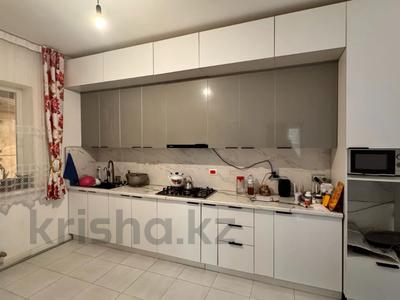 Отдельный дом · 3 комнаты · 60 м² · 6 сот., мкр Думан-1 52 за 78 млн ₸ в Алматы, Медеуский р-н