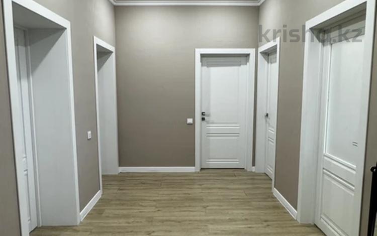 3-комнатная квартира · 84 м² · 3/3 этаж, Рыскулбекова 62 за 300 000 ₸ в Уральске — фото 2