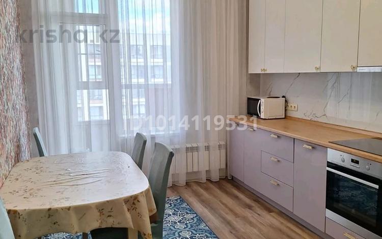 2-комнатная квартира · 65 м² · 11/12 этаж, Санжара Асфендиярова 4 за 300 000 ₸ в Астане, Нура р-н — фото 12