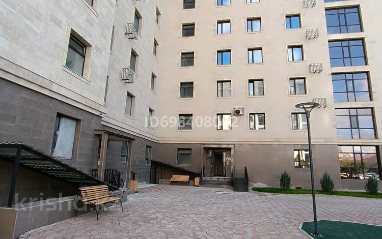 2-комнатная квартира · 45 м² · 2/9 этаж, мкр Юго-Восток, Шахтёров 20/4 — Новая корзина, проспект, поликлиника за 15 000 〒 в Караганде, Казыбек би р-н — фото 2