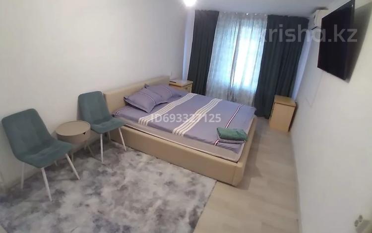 1-комнатная квартира · 33 м², мкр Новый Город 34 за 7 000 ₸ в Караганде, Казыбек би р-н — фото 2