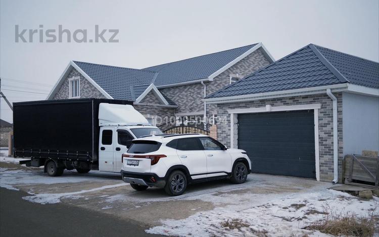 Жеке үй · 6 бөлме · 400 м², Көктем ш/а., 20 20, бағасы: 100 000 ₸ в Атырау, мкр Коктем — фото 2