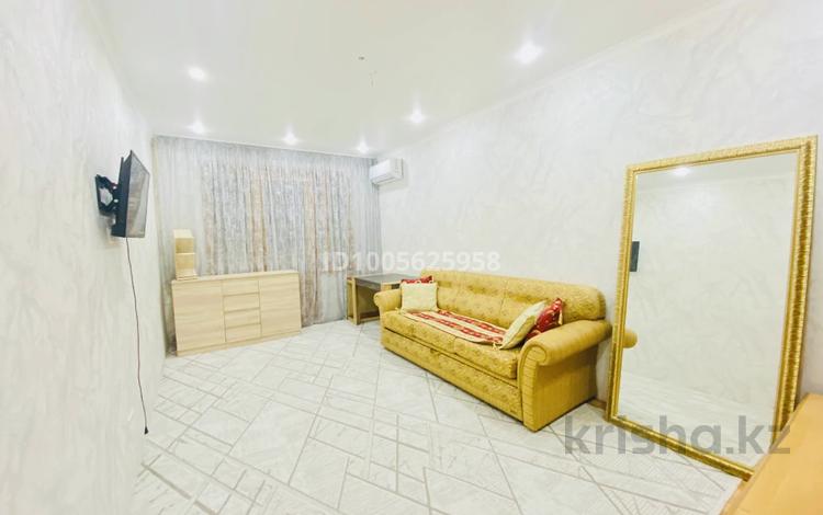 3-бөлмелі пәтер · 72 м² · 4/5 қабат, 7-й мкр 11 — Поликлиника Чакур!, бағасы: 17.8 млн ₸ в Актау — фото 9